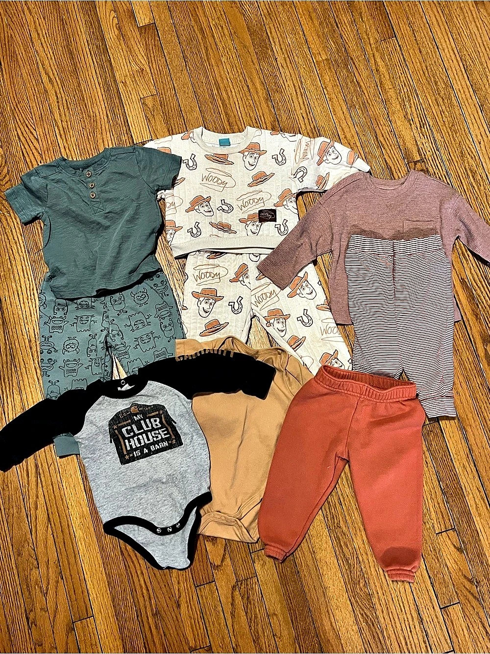 Baby Clothing Lot Size 12 mths 4 outfits